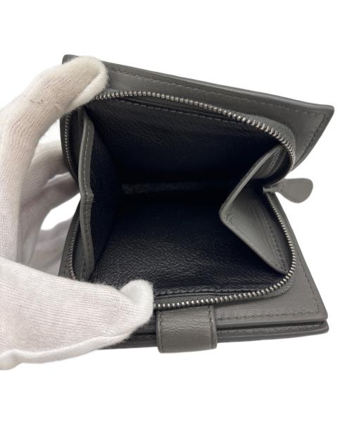 BOTTEGA VENETA（ボッテガベネタ）BOTTEGA VENETA (ボッテガベネタ) 2つ折り財布 グレーの古着・服飾アイテム
