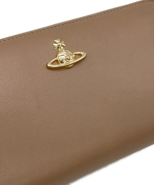 Vivienne Westwood（ヴィヴィアンウエストウッド）Vivienne Westwood (ヴィヴィアンウエストウッド) 長財布 ベージュの古着・服飾アイテム