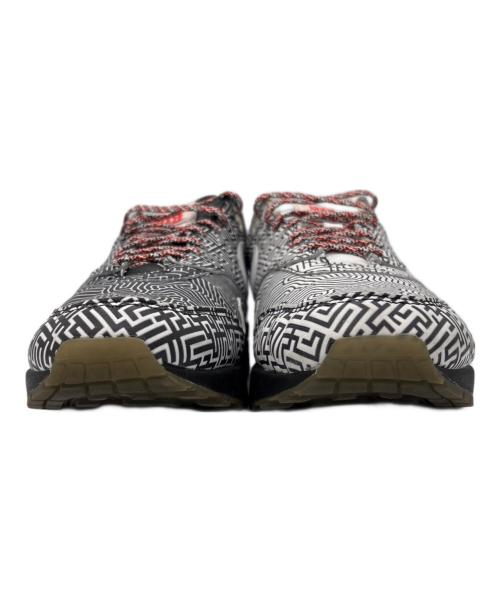 NIKE（ナイキ）NIKE (ナイキ) スニーカー ホワイト×ブラック サイズ:28の古着・服飾アイテム