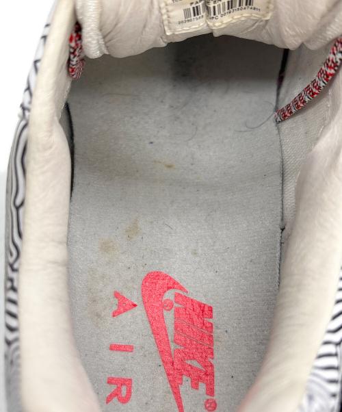 NIKE（ナイキ）NIKE (ナイキ) スニーカー ホワイト×ブラック サイズ:28の古着・服飾アイテム