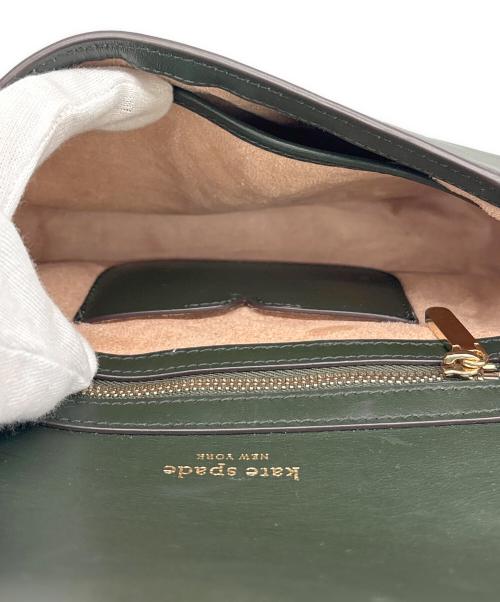 Kate Spade（ケイトスペード）Kate Spade (ケイトスペード) ルラスモールサドルバック グリーン×レッドの古着・服飾アイテム
