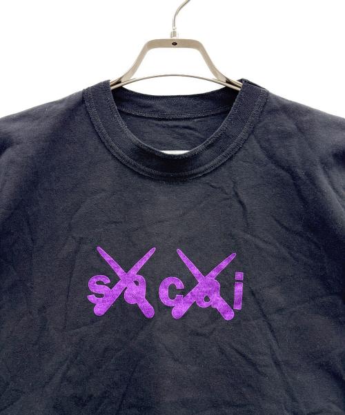 sacai（サカイ）sacai (サカイ) KAWS (カウズ) FLOCK PRINT T-SHIRT ブラック サイズ:3の古着・服飾アイテム