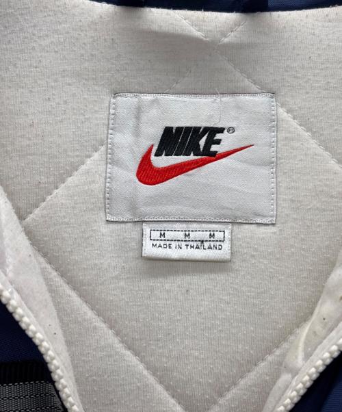 NIKE（ナイキ）NIKE (ナイキ) 中綿ジャケット アイボリー×ネイビー サイズ:Mの古着・服飾アイテム
