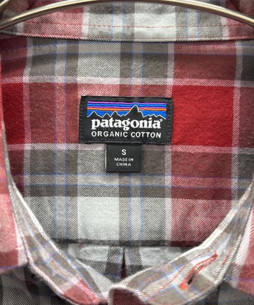 Patagonia（パタゴニア）Patagonia (パタゴニア) 長袖シャツ レッド×グレー サイズ:Sの古着・服飾アイテム