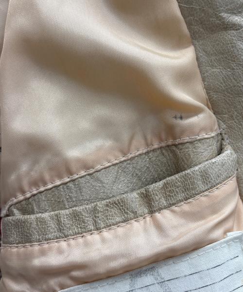 AVIREX（アヴィレックス）AVIREX (アヴィレックス) スタジャン グレー×ベージュ サイズ:Mの古着・服飾アイテム