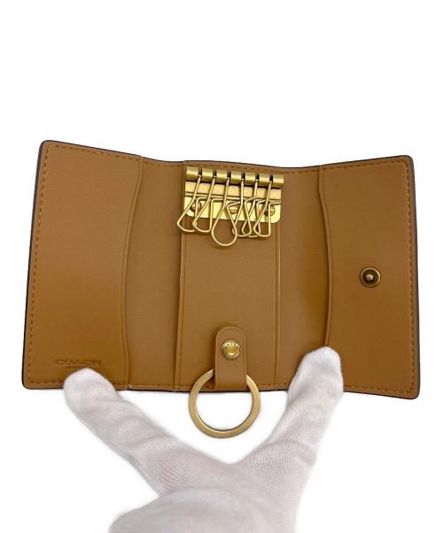 COACH（コーチ）COACH (コーチ) エッセンシャル 6 リング キー ケース ホワイトの古着・服飾アイテム