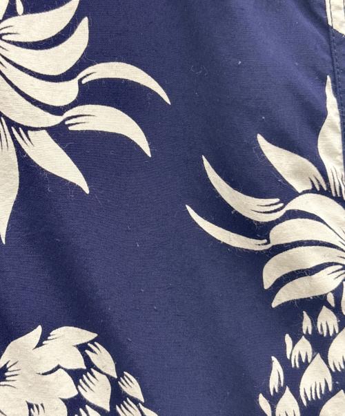 Duke Kahanamoku（デュークカハナモク）Duke Kahanamoku (デュークカハナモク) アロハシャツ ネイビー×ホワイト サイズ:Sの古着・服飾アイテム