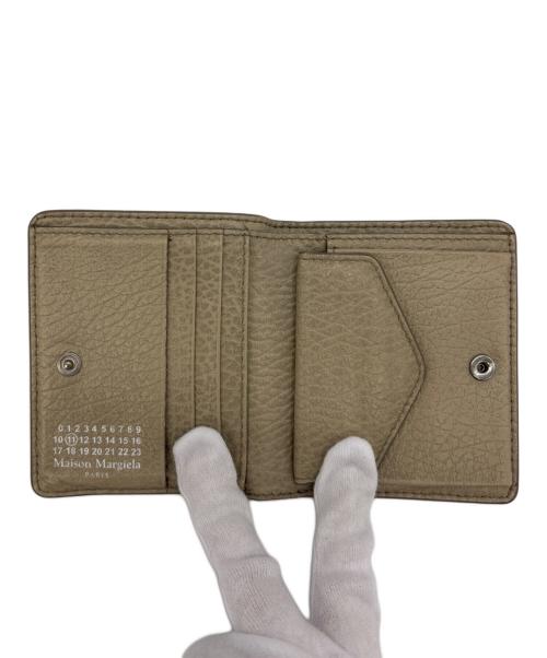 Maison Margiela（メゾンマルジェラ）Maison Margiela (メゾンマルジェラ) 2つ折り財布 ベージュの古着・服飾アイテム