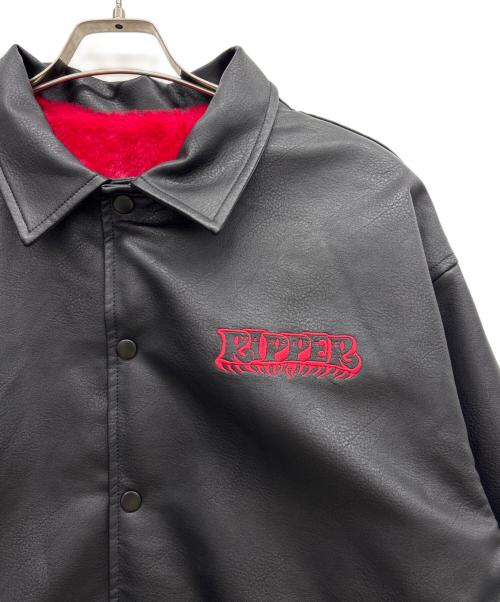 ROLLER MAGAZINE（ローラーマガジン）ROLLER MAGAZINE (ローラーマガジン) RIPPER (リッパ―) フェイクレザーコーチジャケット ブラック×レッド サイズ:XLの古着・服飾アイテム