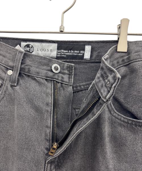 LEVI'S（リーバイス）LEVI'S (リーバイス) デニムパンツ グレー サイズ:W26×L32の古着・服飾アイテム