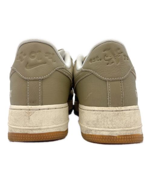 NIKE（ナイキ）NIKE (ナイキ) AIR FORCE1 ベージュ×ホワイト サイズ:27の古着・服飾アイテム