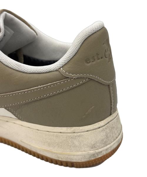 NIKE（ナイキ）NIKE (ナイキ) AIR FORCE1 ベージュ×ホワイト サイズ:27の古着・服飾アイテム