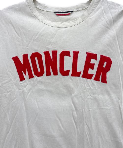 MONCLER（モンクレール）MONCLER (モンクレール) フロッキーロゴTシャツ ホワイト×レッド サイズ:表記無しの古着・服飾アイテム