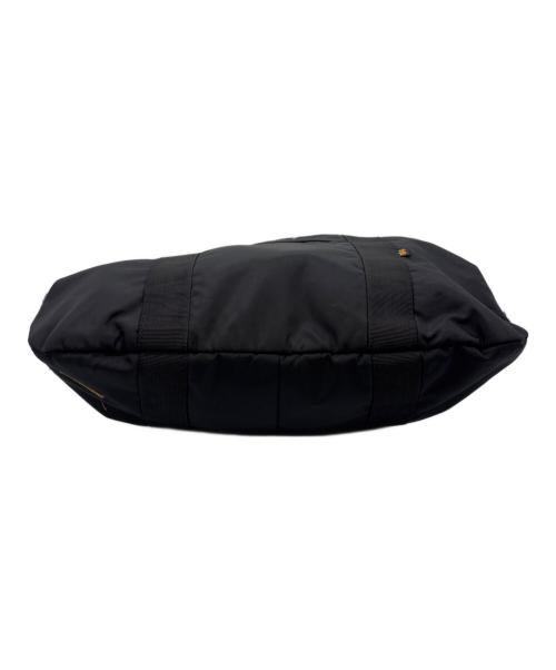 uniform experiment（ユニフォームエクスペリメント）uniform experiment (ユニフォームエクスペリメント) ALPHA INDUSTRIES. ショルダーバッグ ブラック×オレンジの古着・服飾アイテム