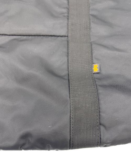 uniform experiment（ユニフォームエクスペリメント）uniform experiment (ユニフォームエクスペリメント) ALPHA INDUSTRIES. ショルダーバッグ ブラック×オレンジの古着・服飾アイテム