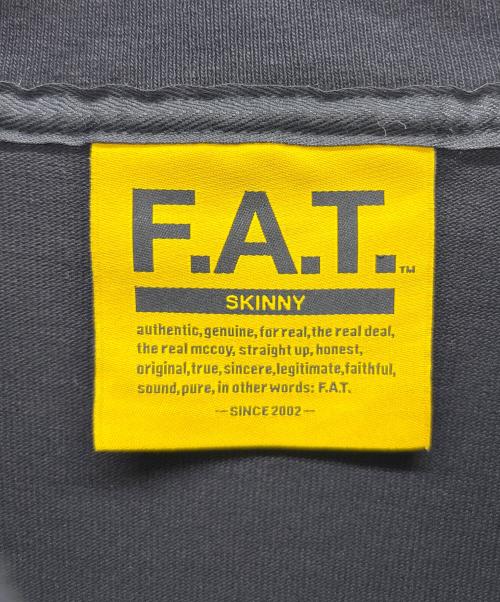 FAT（エフエーティー）FAT (エフエーティー) SHUTIE SB (エスビー) Tシャツ ブラック サイズ:SKINNYの古着・服飾アイテム