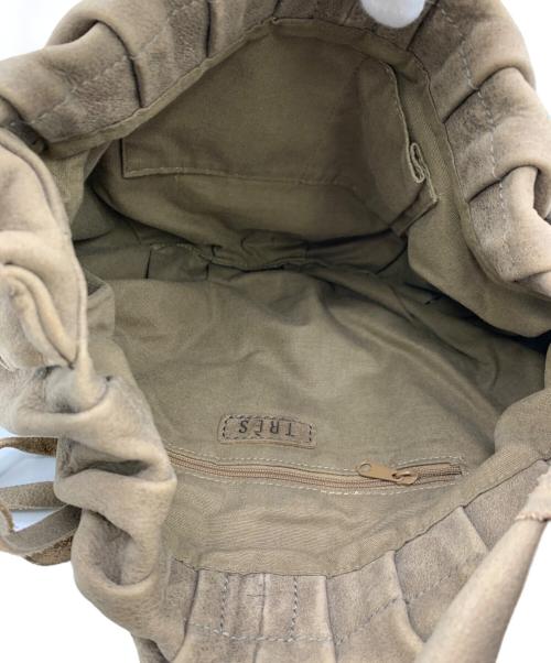 TRES（トレ）TRES (トレ) ワンショルダーバッグ ベージュの古着・服飾アイテム