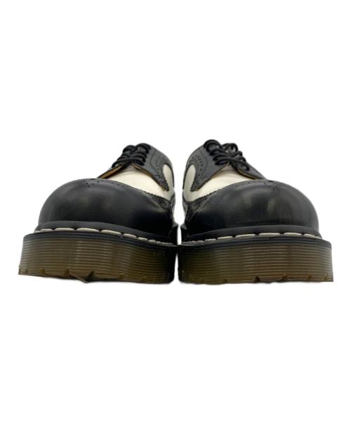 Dr.Martens（ドクターマーチン）Dr.Martens (ドクターマーチン) ウィングチップシューズ ブラック×ホワイト サイズ:UK8の古着・服飾アイテム