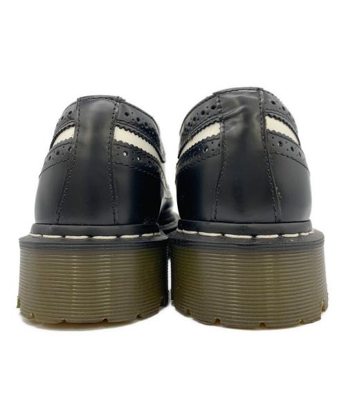 Dr.Martens（ドクターマーチン）Dr.Martens (ドクターマーチン) ウィングチップシューズ ブラック×ホワイト サイズ:UK8の古着・服飾アイテム