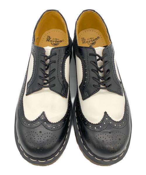 Dr.Martens（ドクターマーチン）Dr.Martens (ドクターマーチン) ウィングチップシューズ ブラック×ホワイト サイズ:UK8の古着・服飾アイテム