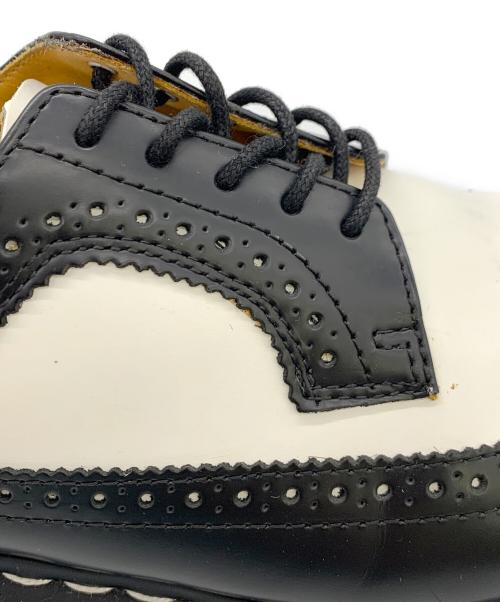 Dr.Martens（ドクターマーチン）Dr.Martens (ドクターマーチン) ウィングチップシューズ ブラック×ホワイト サイズ:UK8の古着・服飾アイテム