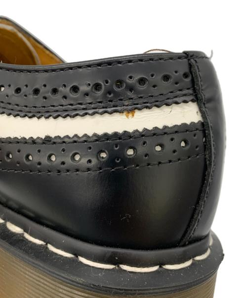 Dr.Martens（ドクターマーチン）Dr.Martens (ドクターマーチン) ウィングチップシューズ ブラック×ホワイト サイズ:UK8の古着・服飾アイテム