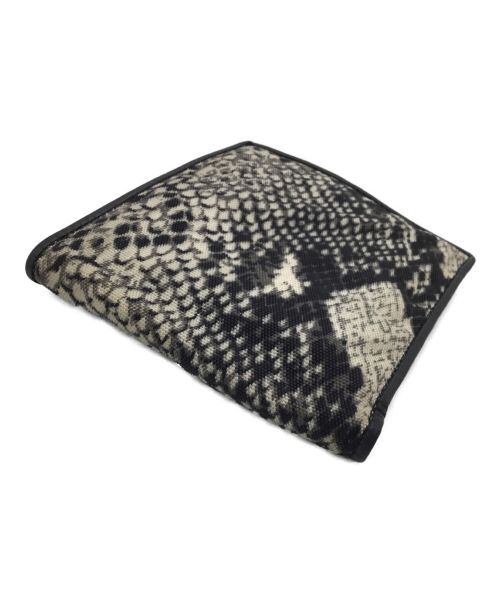 GUCCI（グッチ）GUCCI (グッチ) 2つ折り財布 ホワイト×ブラックの古着・服飾アイテム