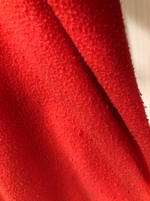 Disney&Co（ディズニー アンド カンパニー）Disney&Co (ディズニー アンド カンパニー) クルーネックスウェット レッド サイズ:実寸サイズにてご確認下さい。の古着・服飾アイテム