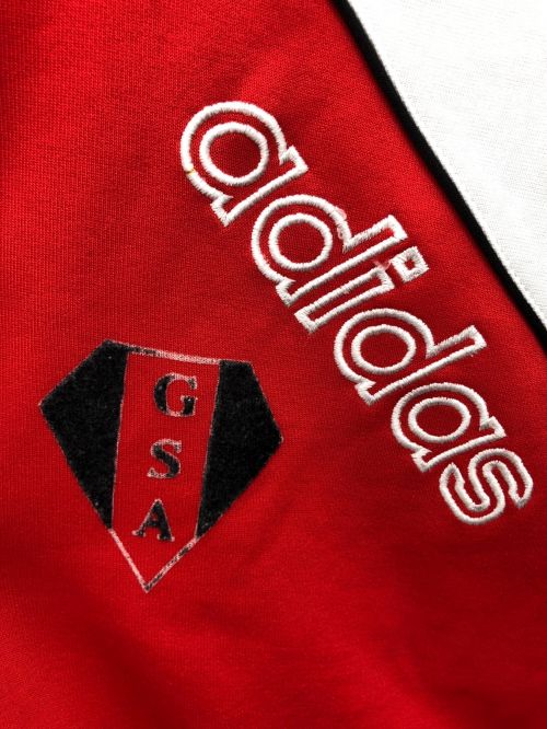 adidas（アディダス）adidas (アディダス) トラックジャケット レッド サイズ:USA：Mの古着・服飾アイテム