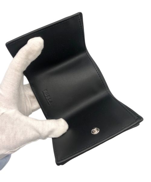 FURLA（フルラ）FURLA (フルラ) ムーン トライフォールドウォレット ブラックの古着・服飾アイテム