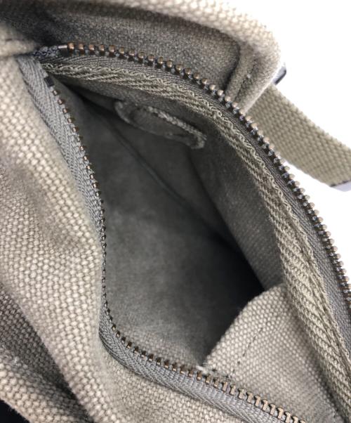 A.P.C.（アーペーセー）A.P.C. (アーペーセー) ショルダーポーチ カーキの古着・服飾アイテム