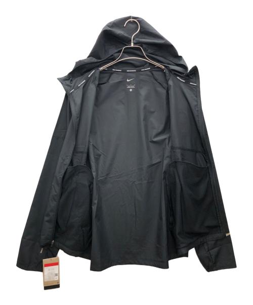 NIKE（ナイキ）NIKE (ナイキ) ランニングブレーカー マイラー フーディ ジャケット ブラック サイズ:L 未使用品の古着・服飾アイテム