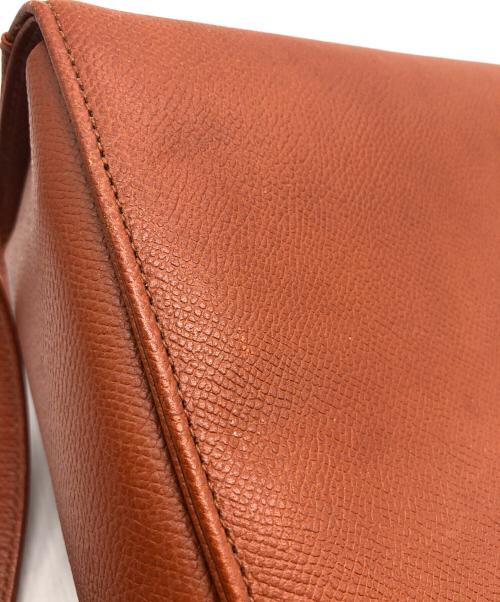 VALENTINO GARAVANI（ヴァレンティノ・ガラヴァーニ）VALENTINO GARAVANI (ヴァレンティノ・ガラヴァーニ) ショルダーバッグ キャメルの古着・服飾アイテム