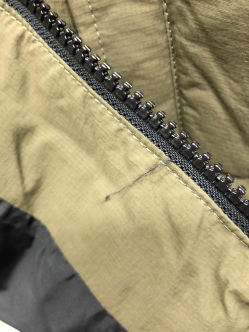 GRIP SWANY（グリップスワニー）GRIP SWANY (グリップスワニー) PUFF JACKET カーキ サイズ:Lの古着・服飾アイテム