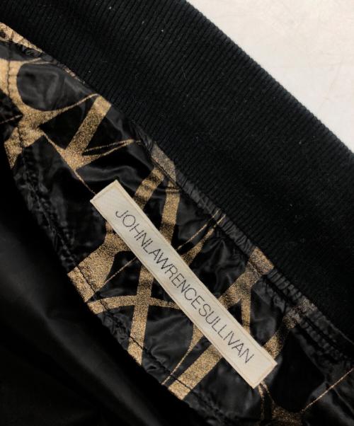 JOHN LAWRENCE SULLIVAN（ジョン ローレンス サリバン）JOHN LAWRENCE SULLIVAN (ジョン ローレンス サリバン) ナイロンジャケット ブラック×ゴールド サイズ:34の古着・服飾アイテム