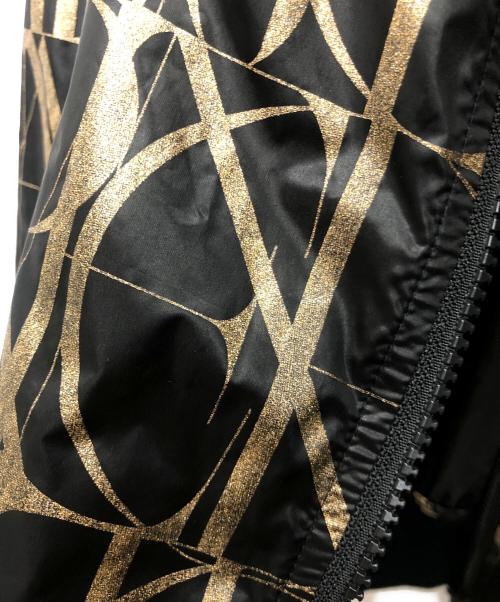 JOHN LAWRENCE SULLIVAN（ジョン ローレンス サリバン）JOHN LAWRENCE SULLIVAN (ジョン ローレンス サリバン) ナイロンジャケット ブラック×ゴールド サイズ:34の古着・服飾アイテム