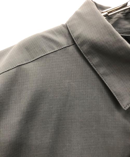 Columbia（コロンビア）Columbia (コロンビア) ランドローマーリップストップショートスリーブシャツ グレー サイズ:Lの古着・服飾アイテム