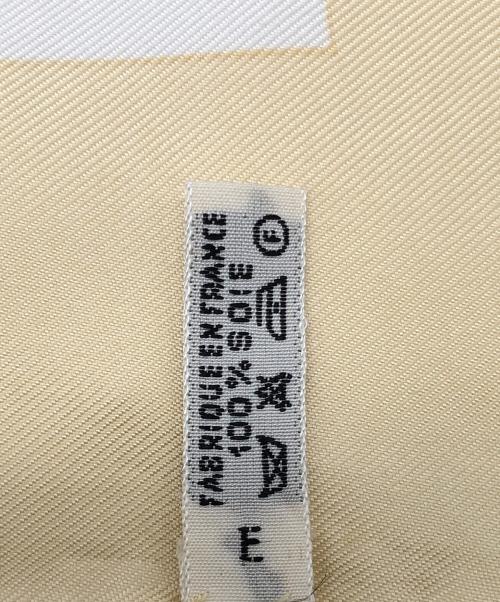 HERMES（エルメス）HERMES (エルメス) カレ40 ブリッド・ドゥ・ガラ アイボリーの古着・服飾アイテム
