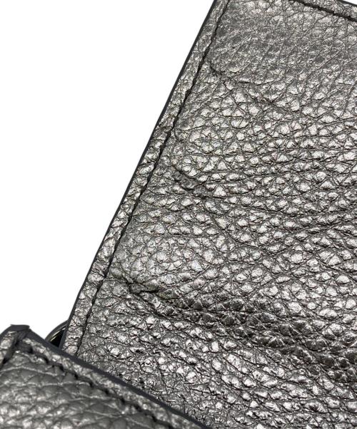 JIMMY CHOO（ジミーチュウ）JIMMY CHOO (ジミーチュウ) PEGASI PHONE CASE シルバーの古着・服飾アイテム