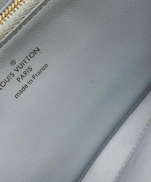 LOUIS VUITTON（ルイ ヴィトン）LOUIS VUITTON (ルイ ヴィトン) トリヨン ポルトフォイユ コメット クリームの古着・服飾アイテム
