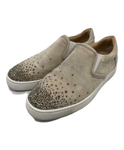 Christian Louboutin（クリスチャン・ルブタン）Christian Louboutin (クリスチャン・ルブタン) スタッズスリッポン ベージュ サイズ:39 1/2（ 24.5〜25.0cm）の古着・服飾アイテム