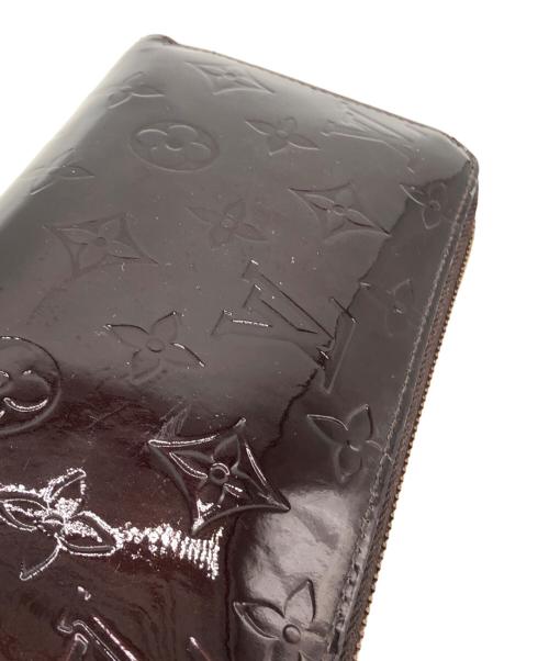 LOUIS VUITTON（ルイ ヴィトン）LOUIS VUITTON (ルイ ヴィトン) モノグラム ヴェルニ ジッピーウォレット アマラントの古着・服飾アイテム