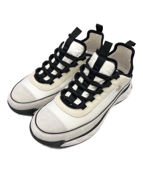 CHANEL（シャネル）CHANEL (シャネル) スニーカー アイボリー×ブラック サイズ:41の古着・服飾アイテム