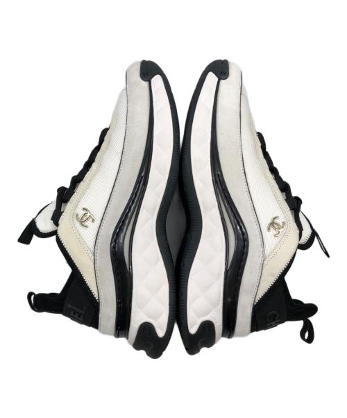 CHANEL（シャネル）CHANEL (シャネル) スニーカー アイボリー×ブラック サイズ:41の古着・服飾アイテム