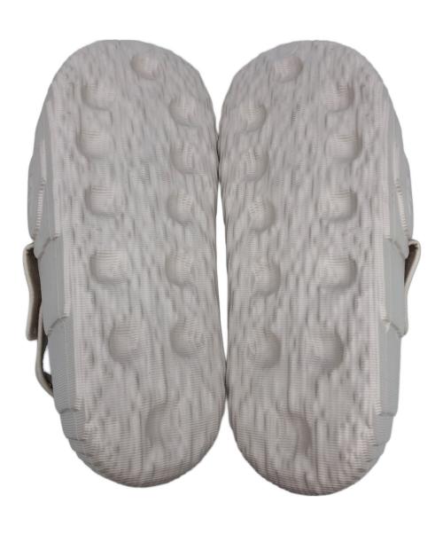 adidas（アディダス）adidas (アディダス) サンダル アイボリー サイズ:25.5cm 未使用品の古着・服飾アイテム