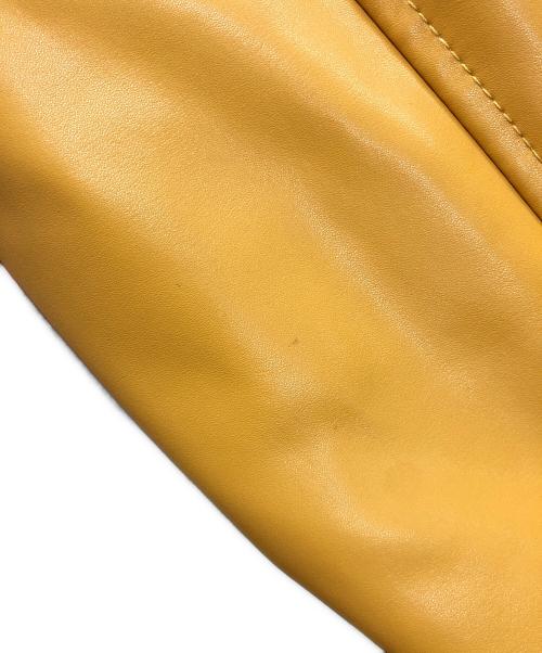 X-LARGE（エクストララージ）X-LARGE (エクストララージ) スタジャン レッド×キャメル サイズ:Mの古着・服飾アイテム