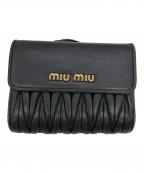 MIU MIUミュウミュウ）の古着「マテラッセ」｜ブラック