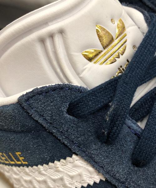 adidas（アディダス）adidas (アディダス) スニーカー ネイビー×ホワイト サイズ:26.5の古着・服飾アイテム