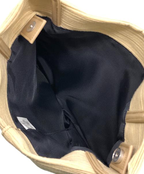 PLEATS PLEASE（プリーツプリーズ）PLEATS PLEASE (プリーツプリーズ) ハンドバッグ ベージュの古着・服飾アイテム