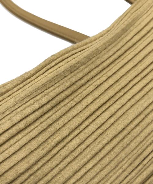 PLEATS PLEASE（プリーツプリーズ）PLEATS PLEASE (プリーツプリーズ) ハンドバッグ ベージュの古着・服飾アイテム